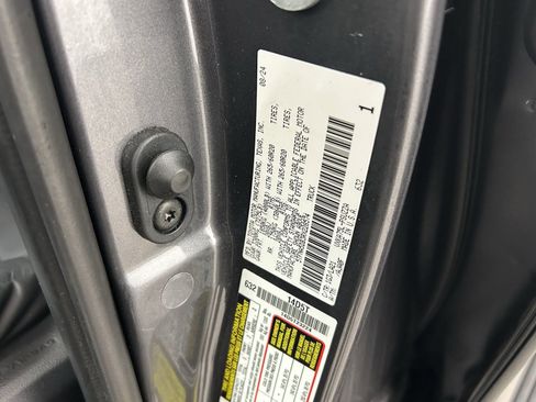 Used 2024 Toyota Tundra Platinum image 34