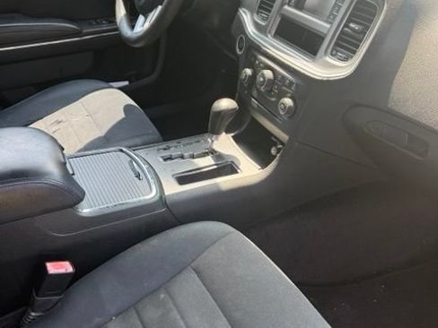 Used 2011 Dodge Charger SE RWD image 5