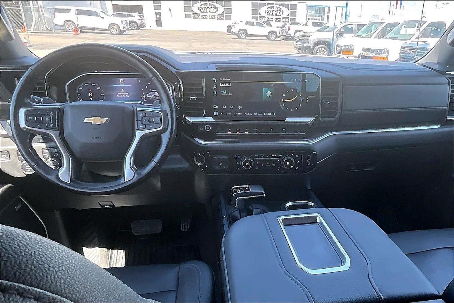 Used 2022 Chevrolet Silverado 1500 LTZ w/ LTZ Convenience Package II AWD/4WD image 16