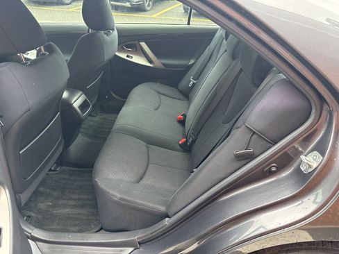Used 2011 Toyota Camry SE w/ SE Extra-Value Pkg #1 FWD image 19