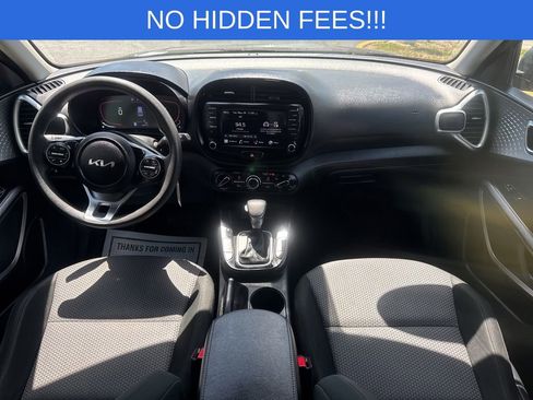 Used 2023 Kia Soul LX w/ LX Technology Package FWD image 12