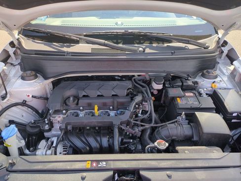 Used 2025 Hyundai Venue SEL FWD image 29