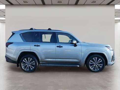 Used 2022 Lexus LX 600 600 Premium w/ Appearance Package image 7