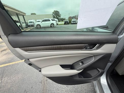 Used 2020 Honda Accord EX-L image 11