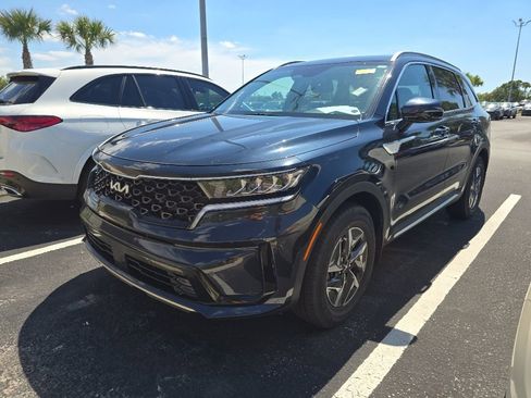 Certified 2023 Kia Sorento EX FWD image 3