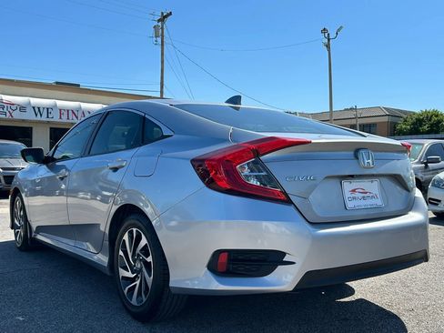 Used 2017 Honda Civic EX image 5