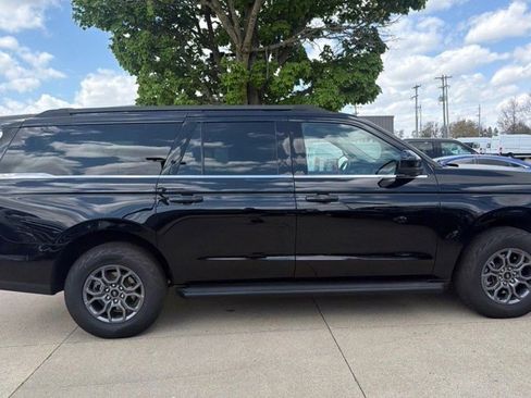 Used 2025 Ford Expedition Max Active AWD/4WD image 6