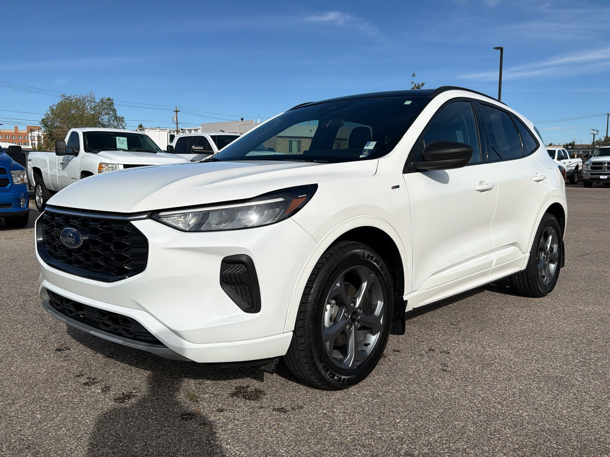 Used 2024 Ford Escape ST-Line w/ Tech Pack #1 AWD/4WD image 3