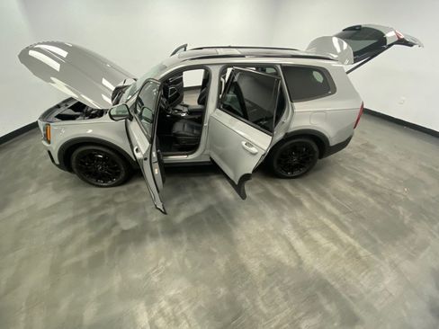 Used 2022 Kia Telluride SX w/ SX Prestige Package image 44