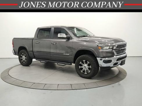 Used 2019 RAM 1500 Laramie AWD/4WD image 1