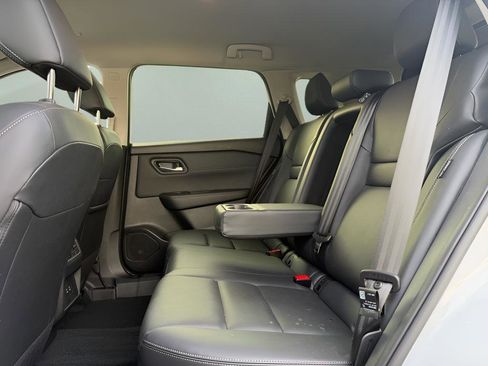Certified 2025 Nissan Rogue SL AWD/4WD image 14