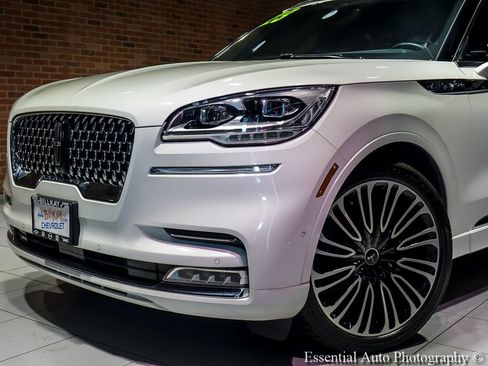 Used 2023 Lincoln Aviator Black Label w/ Dynamic Handling Package AWD/4WD image 2