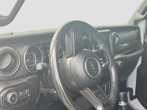 Used 2022 Jeep Wrangler Unlimited Sport AWD/4WD image 9