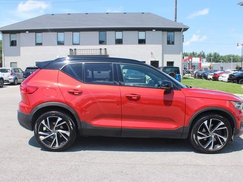 Used 2021 Volvo XC40 T5 R-Design w/ Advanced Package AWD/4WD image 6