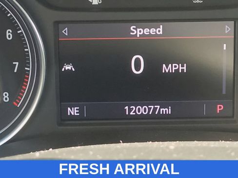 Used 2022 Buick Enclave Essence FWD image 26