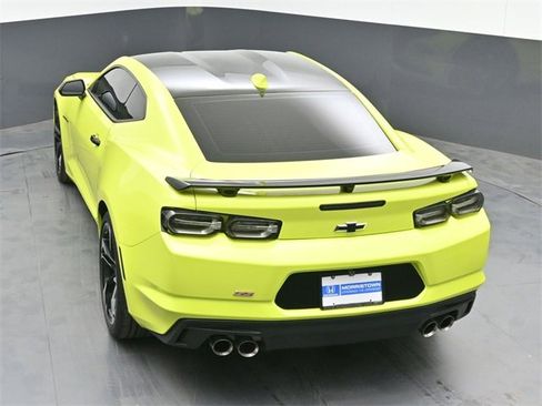 Used 2021 Chevrolet Camaro SS image 31