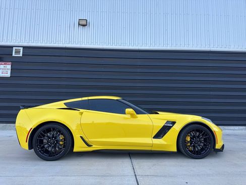Used 2017 Chevrolet Corvette Z06 RWD image 2