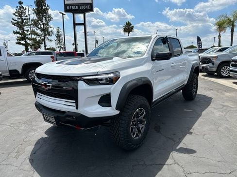 New 2026 Chevrolet Colorado ZR2 w/ Technology Package AWD/4WD image 3