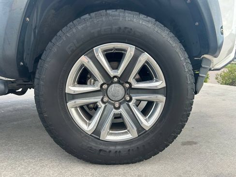 Used 2017 Toyota Tacoma Limited w/ Tow Package AWD/4WD image 31