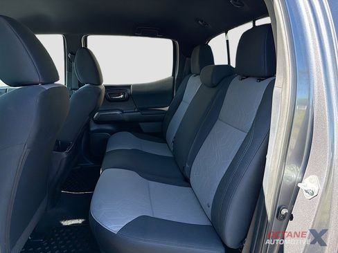 Used 2021 Toyota Tacoma TRD Sport AWD/4WD image 25