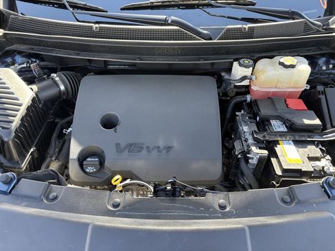 Used 2023 Chevrolet Traverse LS image 27