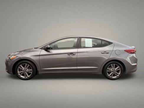Used 2018 Hyundai Elantra Value Edition FWD image 2