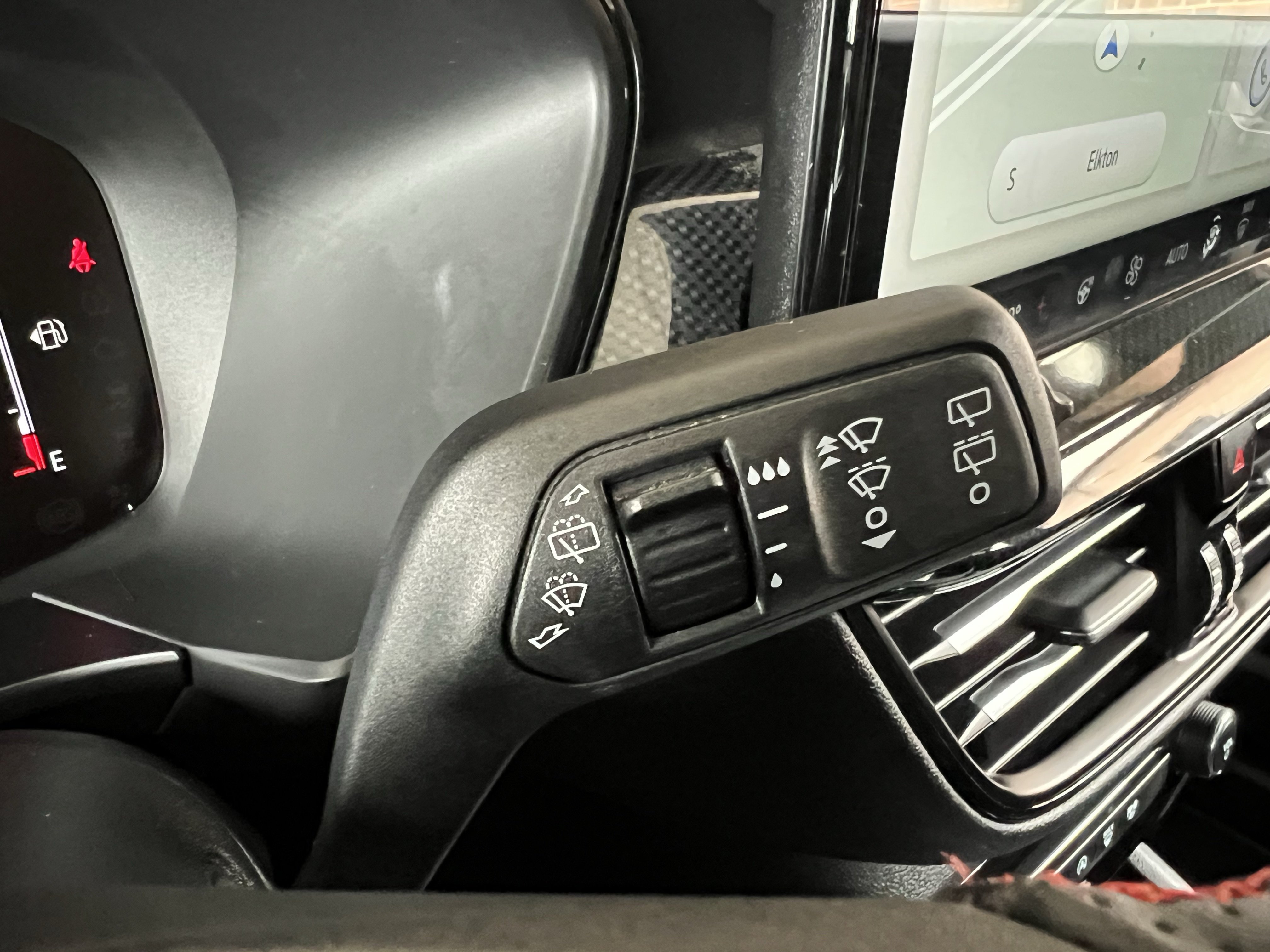 Used 2024 Ford Escape ST-Line w/ Tech Pack #1 AWD/4WD image 34