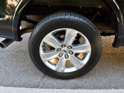 Used 2018 Ford F150 Platinum w/ Equipment Group 701A Luxury image 31