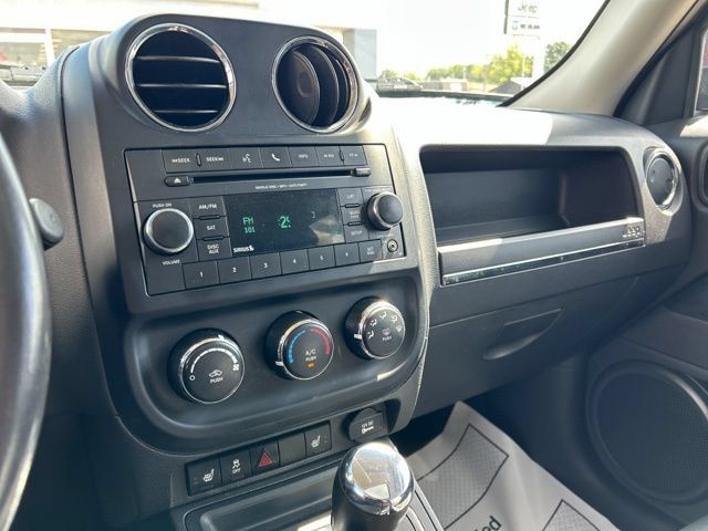 Used 2017 Jeep Patriot High Altitude AWD/4WD image 32