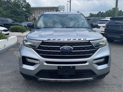Used 2021 Ford Explorer XLT w/ Equipment Group 202A RWD image 2