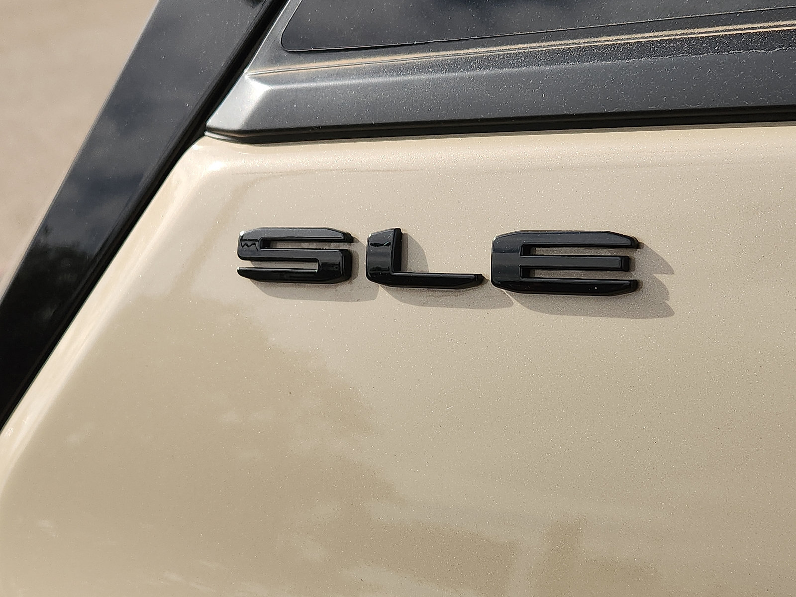 Used 2023 GMC Terrain SLE w/ Driver Convenience Package FWD image 10