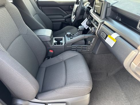 New 2026 Toyota 4Runner SR5 AWD/4WD image 12