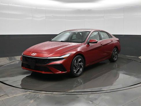 Certified 2025 Hyundai Elantra Limited image 4