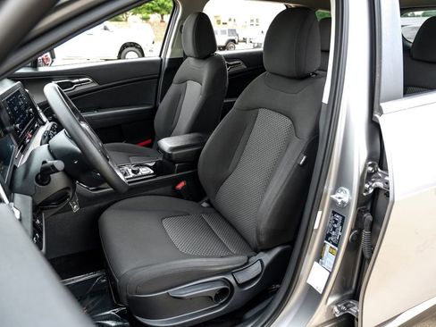Used 2023 Kia Sportage LX AWD/4WD image 32