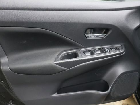 Used 2021 Nissan Versa SV image 15