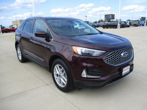 Used 2024 Ford Edge SEL w/ Convenience Package AWD/4WD image 9