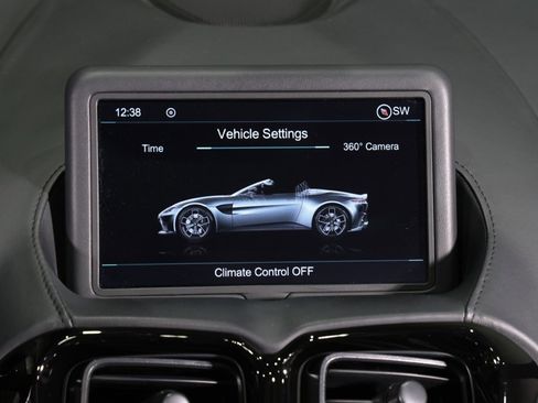 Used 2022 Aston Martin V8 Vantage Roadster image 19