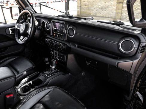 Used 2022 Jeep Wrangler Unlimited Sahara w/ Cold Weather Group image 24