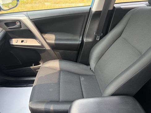 Used 2018 Toyota RAV4 LE w/ All Weather Liner Package FWD image 15