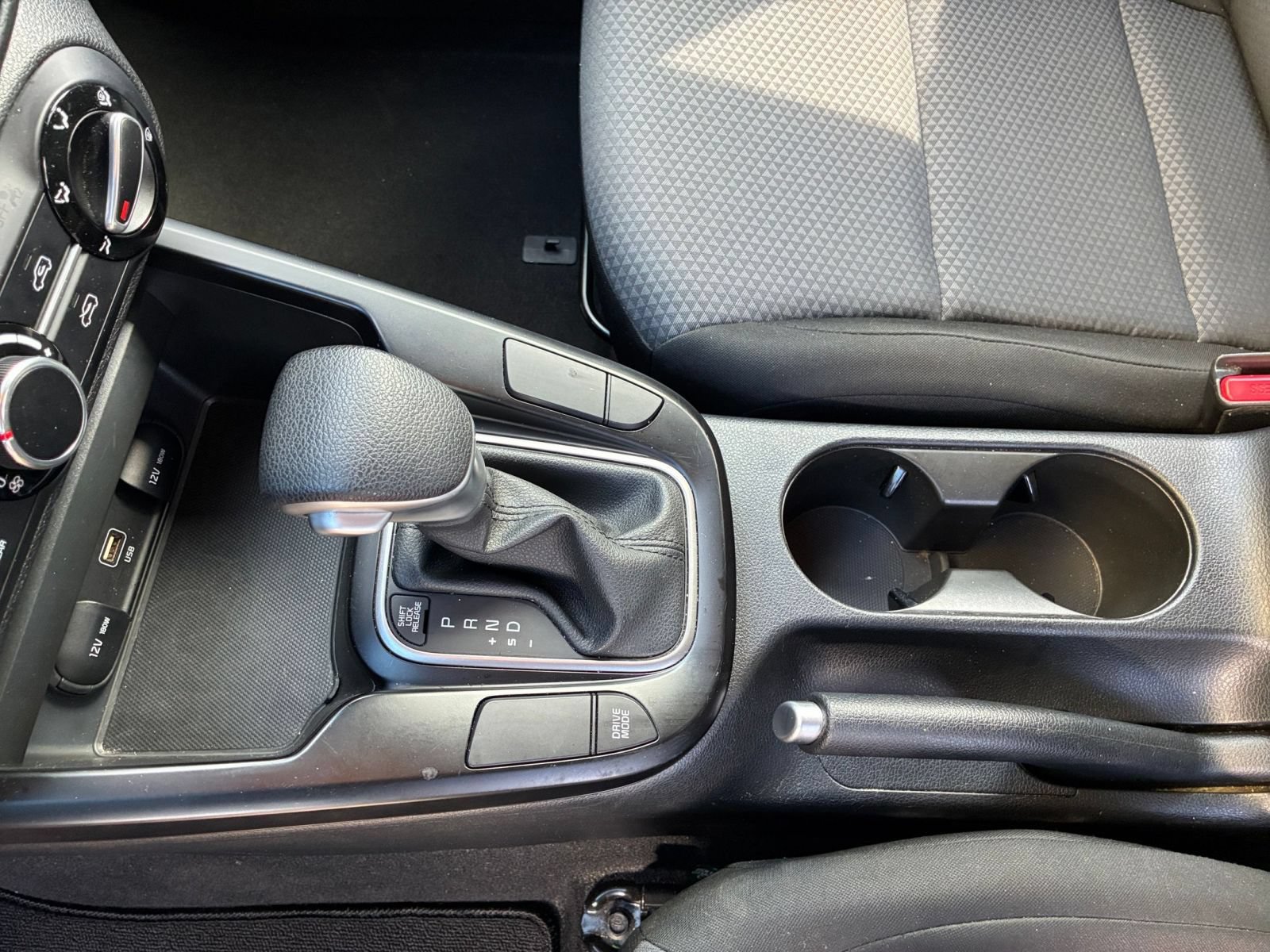 Used 2025 Kia Soul LX w/ LX Technology Package FWD image 38