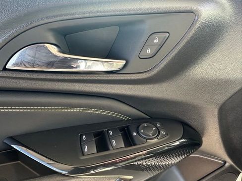 Used 2025 Chevrolet Trax ACTIV w/ Sunroof Package image 27