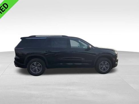 Used 2025 Chevrolet Traverse LT w/ Driver Confidence Package image 10