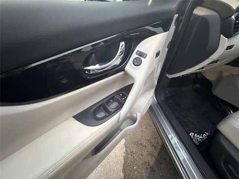 Certified 2022 Nissan Rogue Sport SL w/ Premium Package image 13