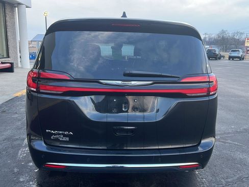 Used 2023 Chrysler Pacifica Touring-L image 23