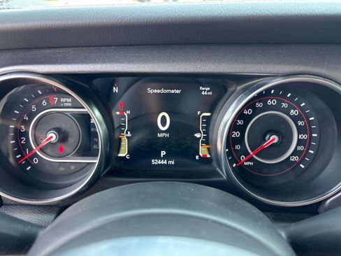 Used 2022 Jeep Gladiator Mojave w/ Cold Weather Group AWD/4WD image 17