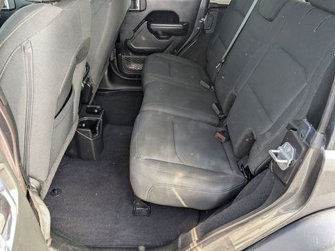 Used 2018 Jeep Wrangler Unlimited Sport S image 18
