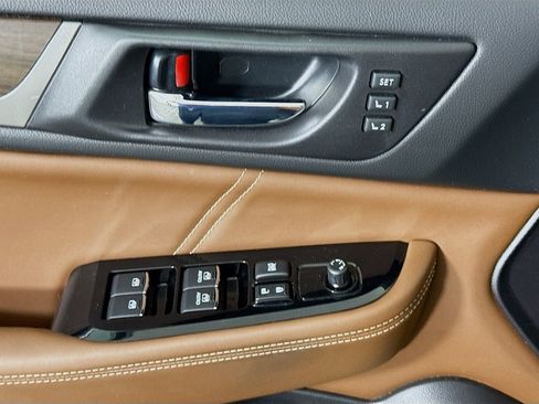 Used 2017 Subaru Outback 2.5i Touring image 25