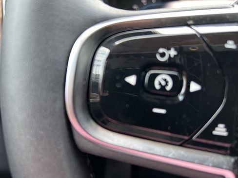 Certified 2024 Volvo XC60 T8 Ultimate w/ Protection Package Premier image 32