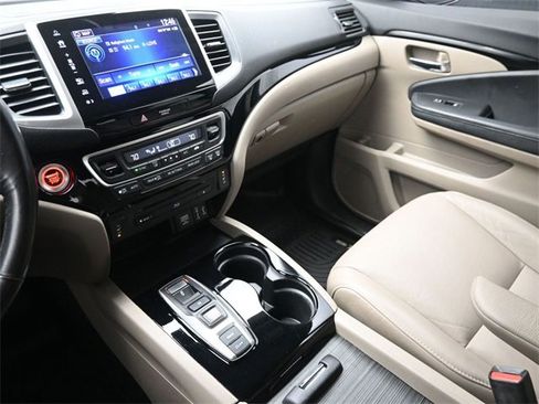 Used 2017 Honda Pilot Touring image 30