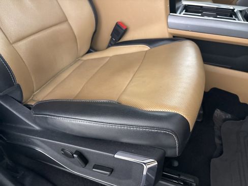 Used 2023 Ford F350 Lariat w/ Tow Technology Package image 25